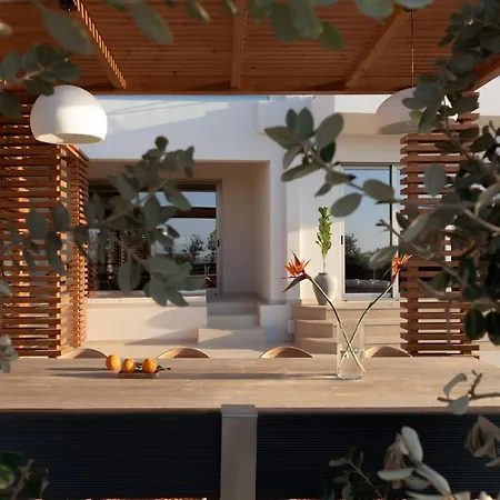 Nos Duos Villa, A Spectacular Beachfront Escape, By Thinkvilla וילה Pánormos