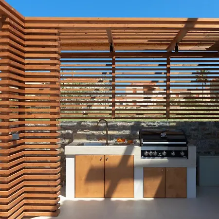 Nos Duos Villa, A Spectacular Beachfront Escape, By Thinkvilla וילה